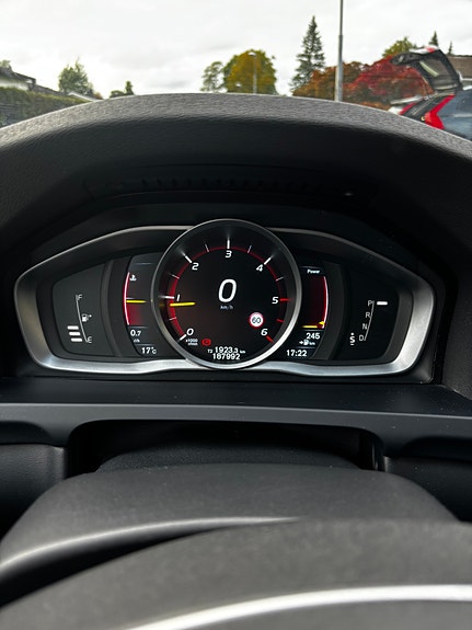 Volvo V60 7 of 8