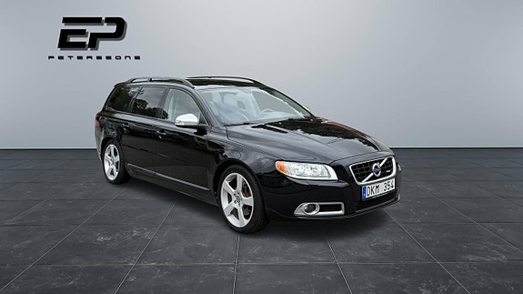 Volvo V70 2 of 10