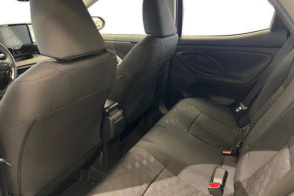 Toyota Yaris 13 of 21