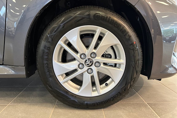 Toyota Yaris 17 of 21