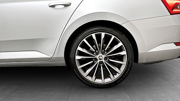 Skoda Superb 6 of 19
