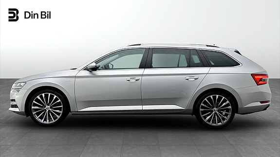 Skoda Superb 2 of 19