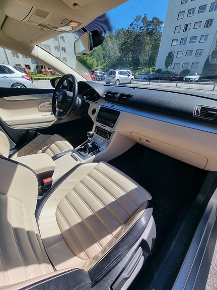 Volkswagen Passat CC 3 of 8