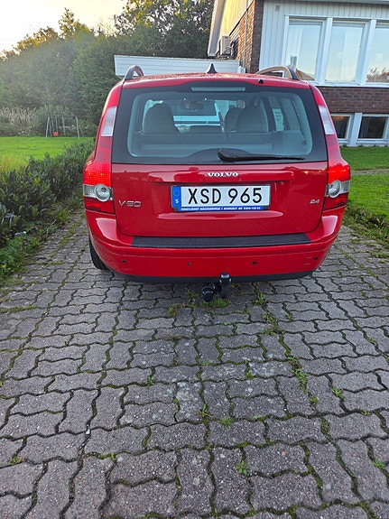 Volvo V50 3 of 5