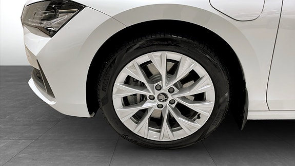 Skoda Superb 6 of 14