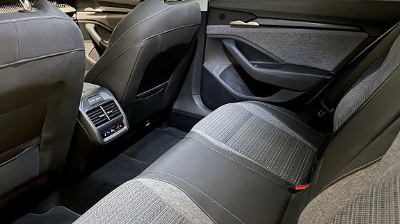 Skoda Superb 11 of 14