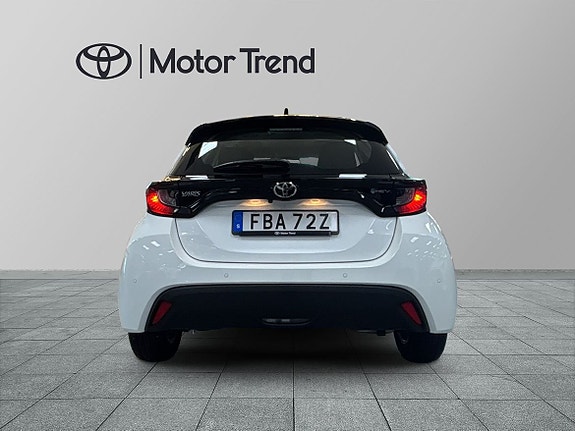 Toyota Yaris 5 of 22