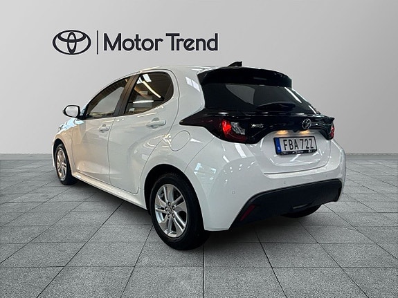 Toyota Yaris 3 of 22