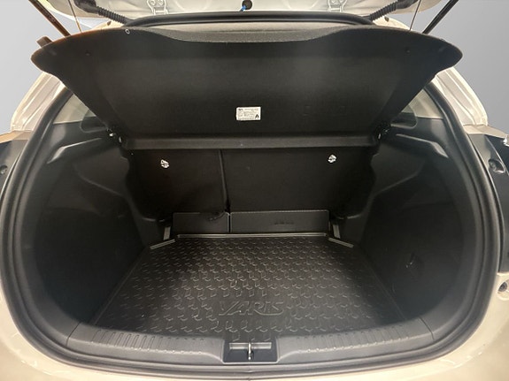 Toyota Yaris 12 of 22