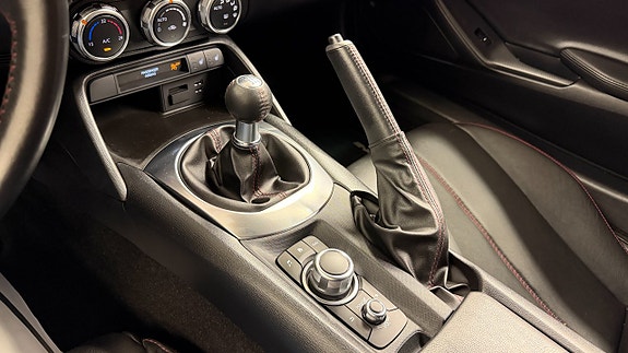 Mazda MX-5 13 of 19
