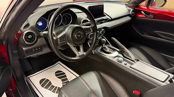 Mazda MX-5 9 of 19