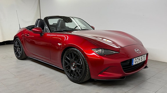 Mazda MX-5 2 of 19