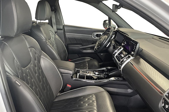 Kia Sorento 14 of 30