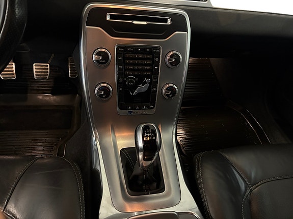 Volvo V70 12 of 24