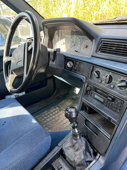 Volvo 940 9 of 23