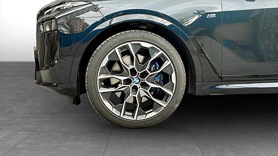 BMW X7 9 of 13