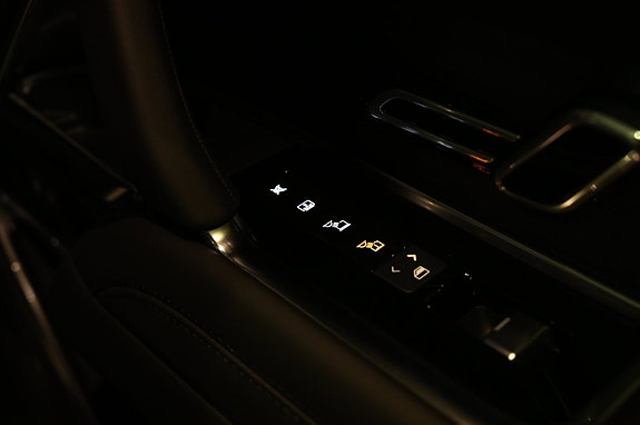 Land Rover Range Rover 25 of 30