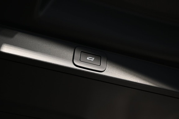 Land Rover Range Rover 29 of 30