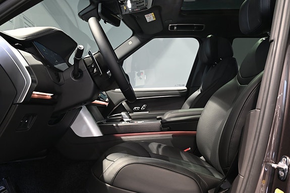 Land Rover Range Rover 12 of 30