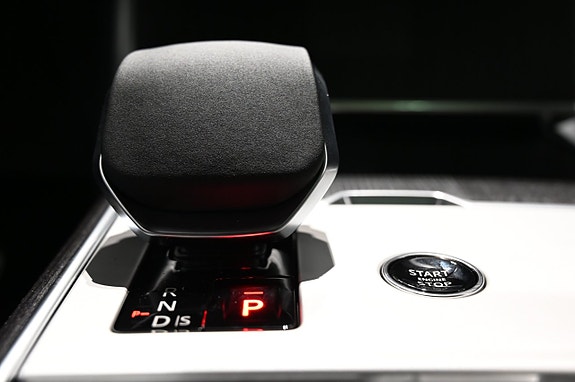 Land Rover Range Rover 24 of 30