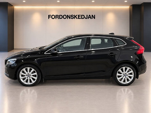 Volvo V40 3 of 19
