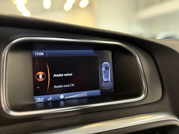 Volvo V40 16 of 19
