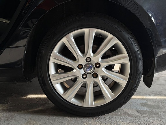 Volvo V40 7 of 19