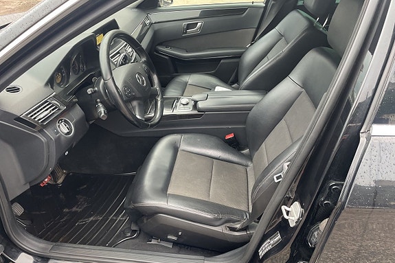 Mercedes-Benz E220 6 of 12