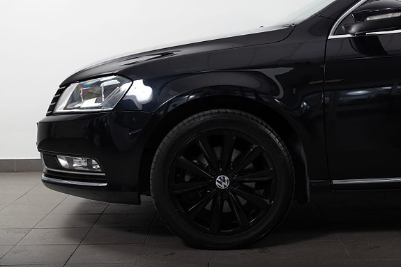 Volkswagen Passat 4 of 21