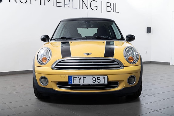 MINI Cooper 8 of 19