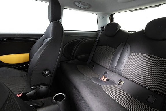 MINI Cooper 17 of 19