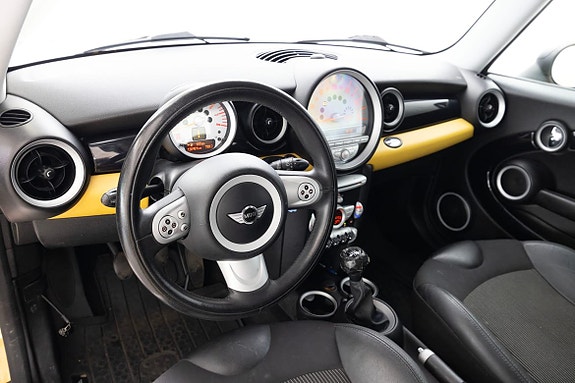 MINI Cooper 18 of 19
