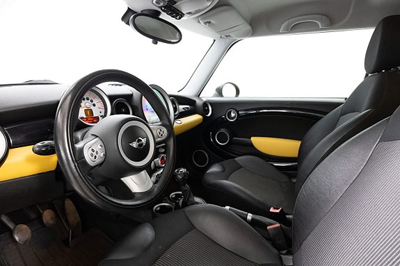 MINI Cooper 16 of 19
