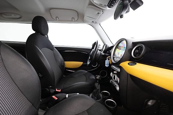 MINI Cooper 14 of 19