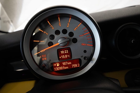 MINI Cooper 19 of 19