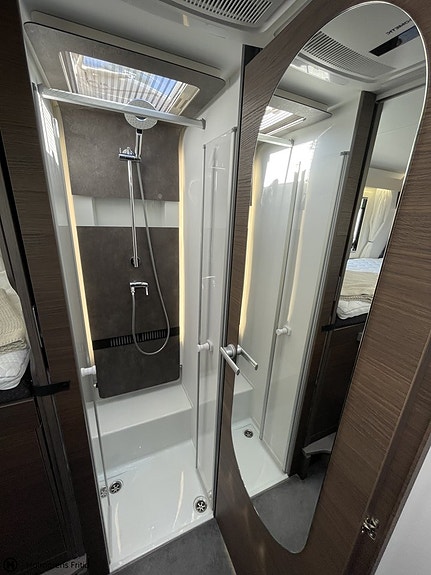 Adria Matrix Mb 670SL | MERCEDES CHASSI | 4ST PASS. | UGN | 21 of 27