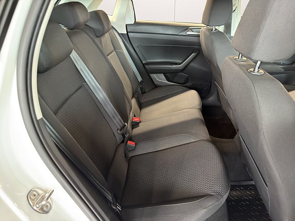 Volkswagen Polo 13 of 27