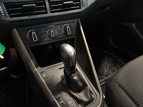 Volkswagen Polo 18 of 27