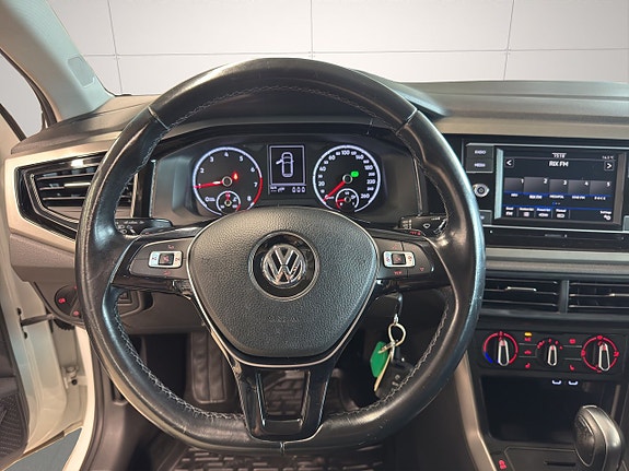 Volkswagen Polo 15 of 27