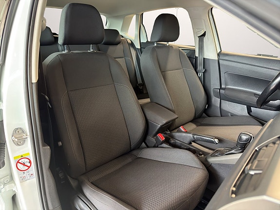 Volkswagen Polo 10 of 27