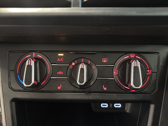 Volkswagen Polo 17 of 27