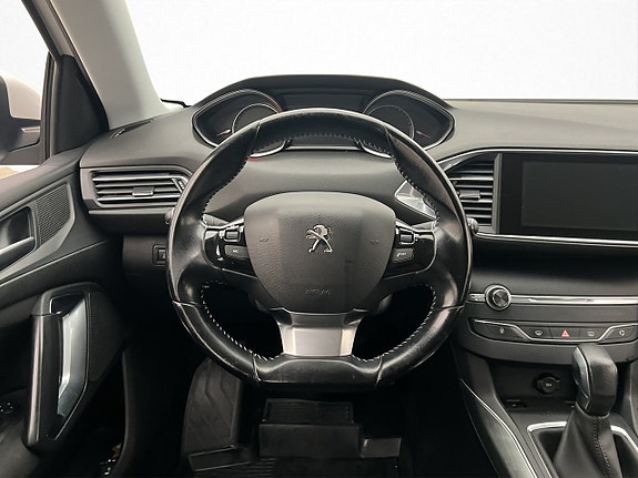 Peugeot 308 SW 13 of 30