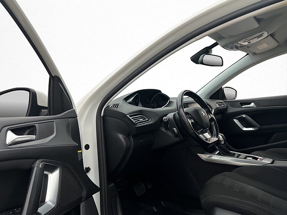Peugeot 308 SW 10 of 30