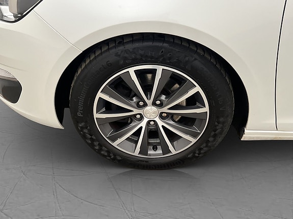 Peugeot 308 SW 29 of 30