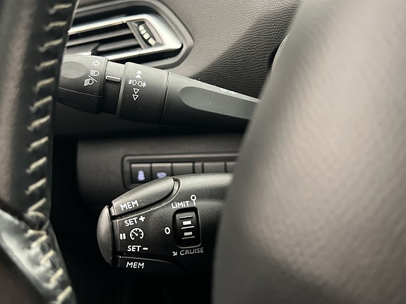 Peugeot 308 SW 14 of 30