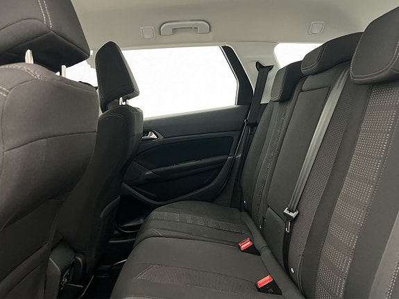 Peugeot 308 SW 27 of 30