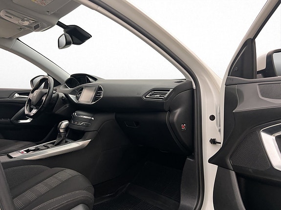 Peugeot 308 SW 25 of 30