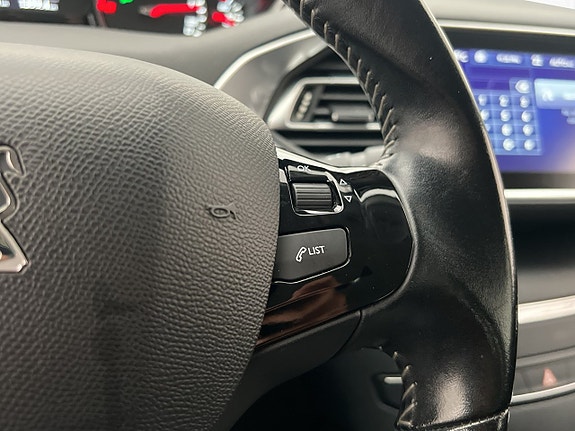Peugeot 308 SW 17 of 30
