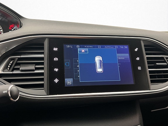 Peugeot 308 SW 19 of 30