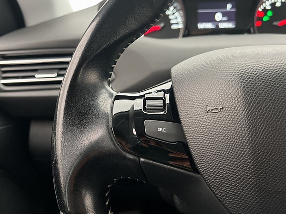 Peugeot 308 SW 15 of 30